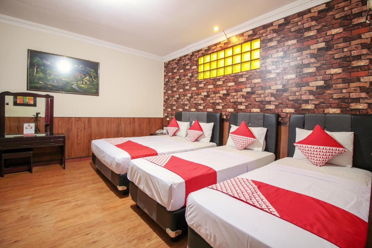 Vaccinated Staff - Oyo 352 Homestay Sabang Bandung Eksteriør billede