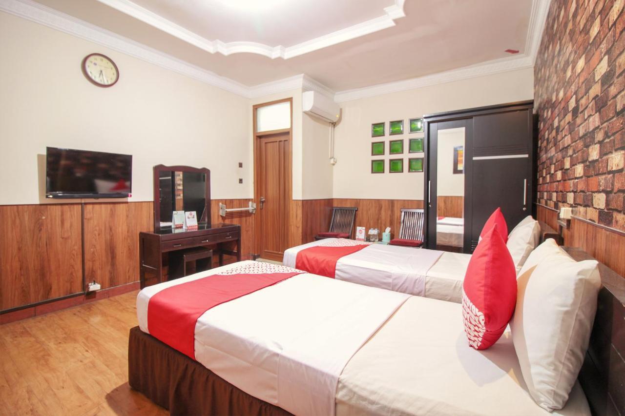 Vaccinated Staff - Oyo 352 Homestay Sabang Bandung Eksteriør billede