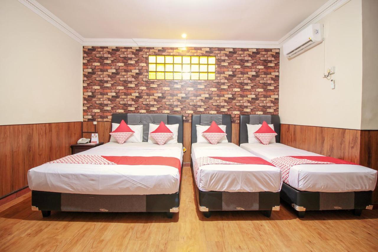 Vaccinated Staff - Oyo 352 Homestay Sabang Bandung Eksteriør billede