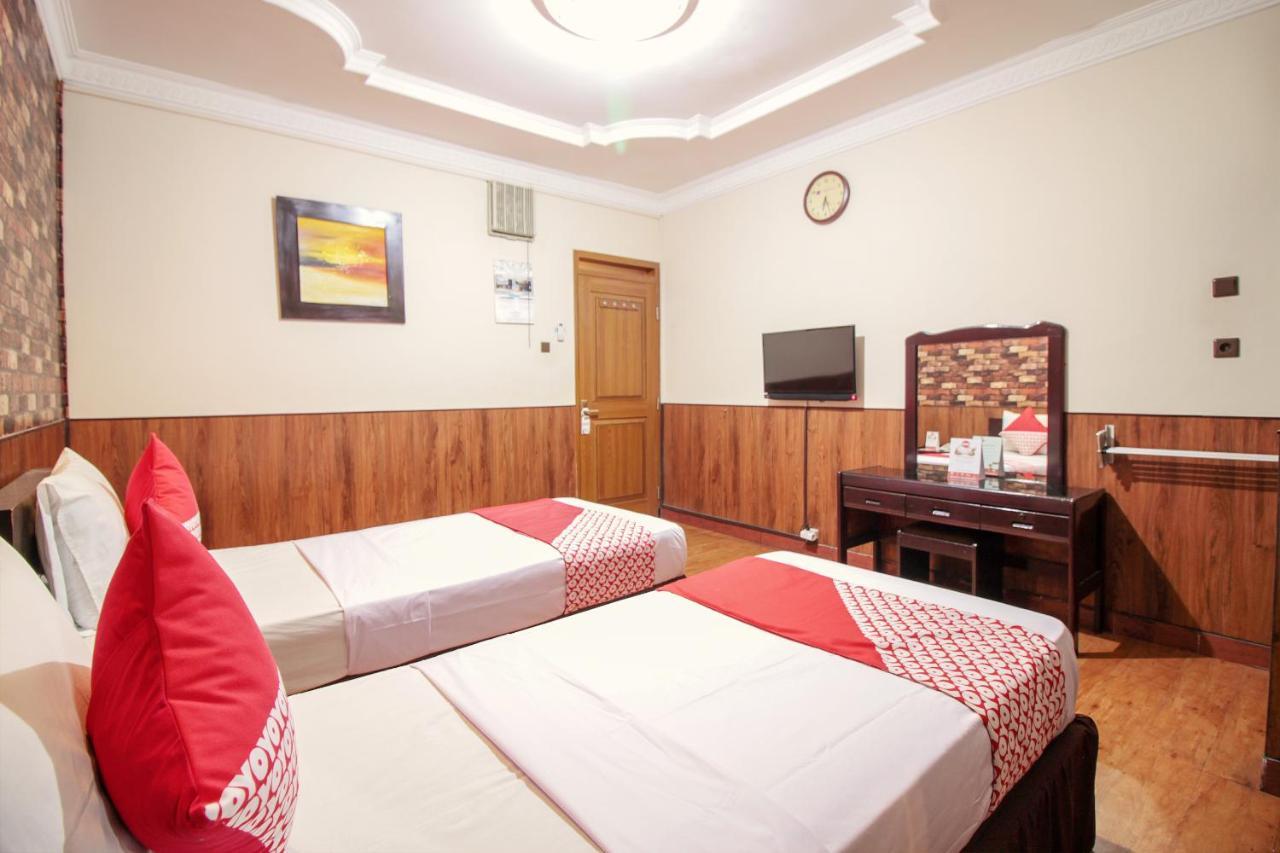 Vaccinated Staff - Oyo 352 Homestay Sabang Bandung Eksteriør billede