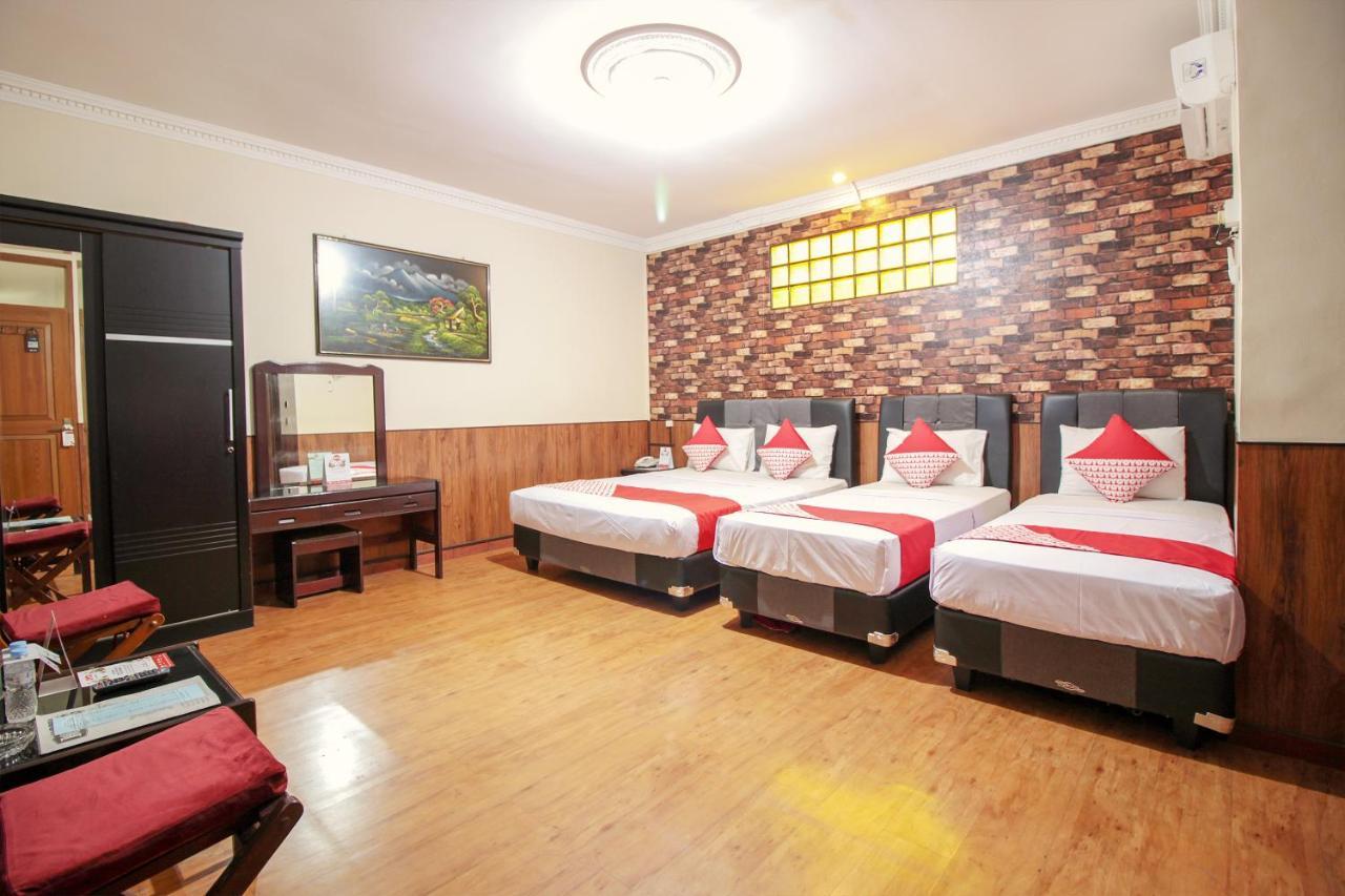 Vaccinated Staff - Oyo 352 Homestay Sabang Bandung Eksteriør billede