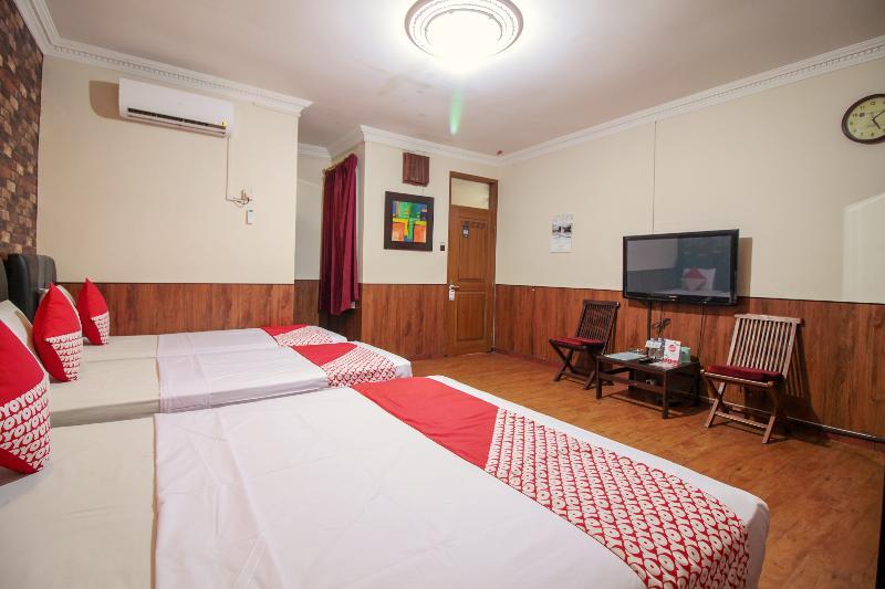 Vaccinated Staff - Oyo 352 Homestay Sabang Bandung Eksteriør billede