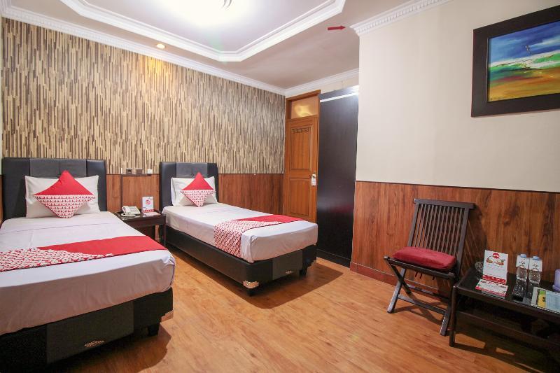 Vaccinated Staff - Oyo 352 Homestay Sabang Bandung Eksteriør billede