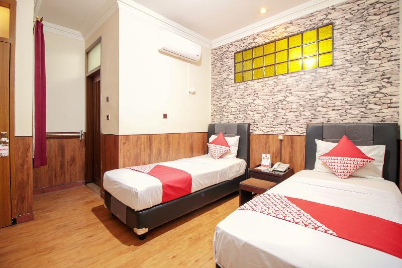 Vaccinated Staff - Oyo 352 Homestay Sabang Bandung Eksteriør billede